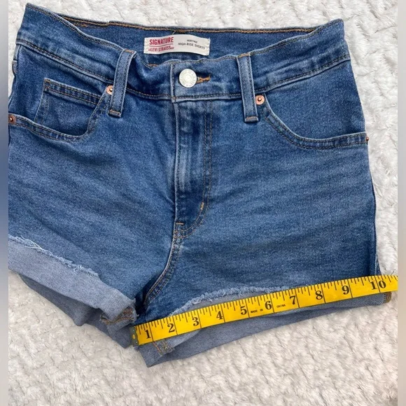 Levi’s High Rise Festival Light Blue Wash Denim Cutoff Frayed Cuffed Hem Shorts - Picture 10 of 11